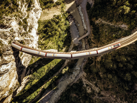 ST_3x2_Swiss-National-Park-Bernina-Express_63895