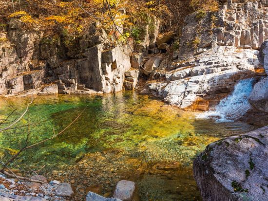 【10月12日～10月31日限定】雪岳山国立公園送迎ツアー　ソウルから行ける紅葉スポット＜1日／1名参加OK／選べる出発地／英語ガイド／ソウル発＞