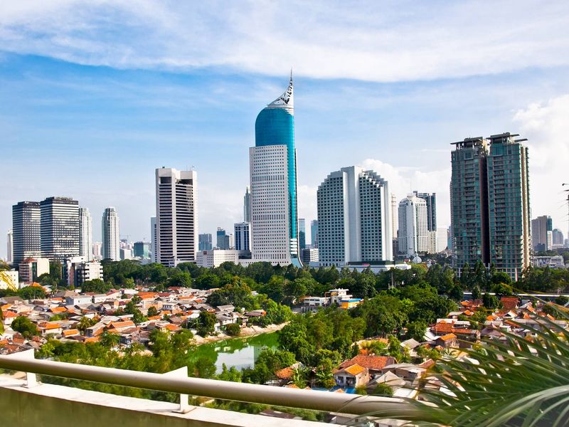 Indonesia_Jakarta_skyline_shutterstock_131110931