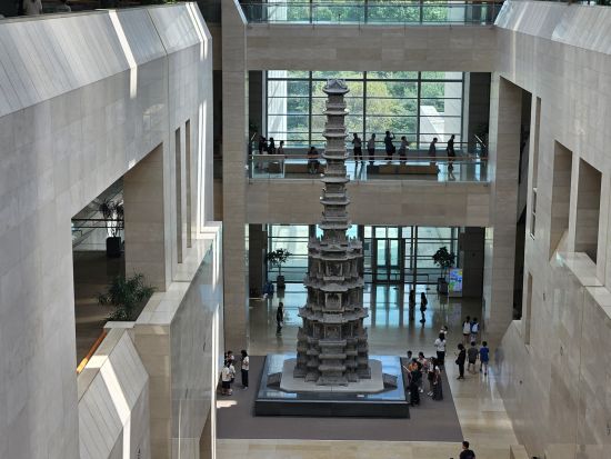 ソウル半日観光ツアー　景福宮守門将交代式＆北村韓屋村＆国立中央博物館＆HYBE車窓見学 ＜明洞餃子カルグクス昼食付きプランあり／日本語ガイド＞