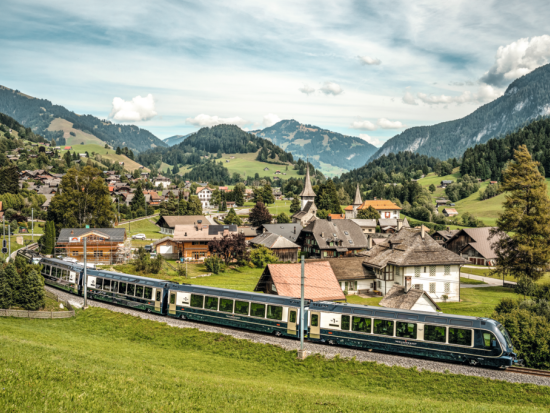 【周遊パッケージ】列車で旅する　スイス絶景ハイライト7泊8日＜4月～10月／朝食付／チューリッヒ発ルツェルン着＞