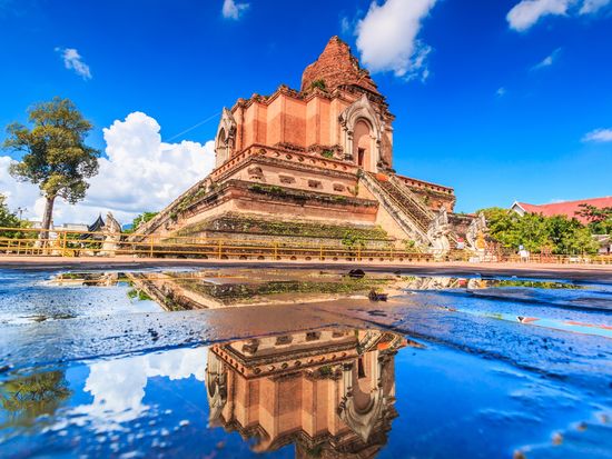Thailand_Chiang Mai_Wat Chedi Luang_shutterstock_233550202