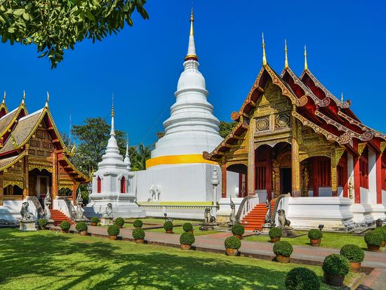 Thailand_Chiang Mai_Wat Phra Singh_shutterstock_182192954