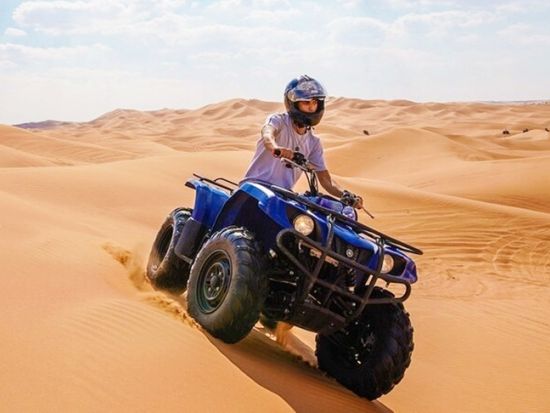 四輪バギー体験　砂丘を駆け抜けるスリル満点ATVアドベンチャー！ラクダ乗り乗り体験も＜半日／英語ドライバー／ドーハ発＞