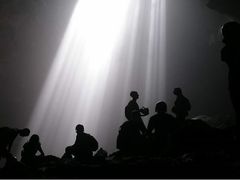 ジョンブラン洞窟探検！神秘の光と地下水脈を巡るミステリアスな旅＜ホテル送迎／ランチ＞の写真