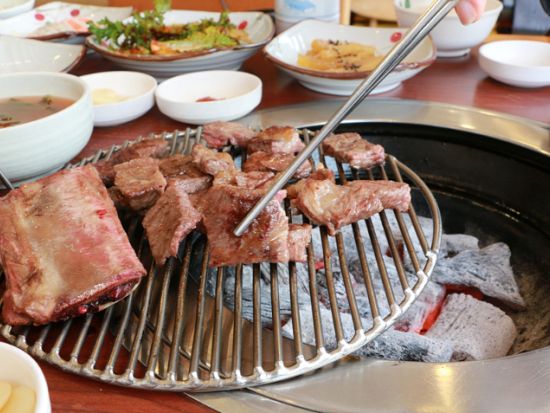 水原ナイトツアー　世界遺産水原華城のライトアップ＋夜景鑑賞　本場！水原王カルビのレストランへご案内＜日本語ガイド／明洞往復送迎＞