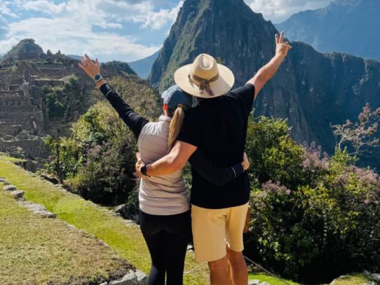 【ペルー周遊5日間】マチュピチュ＋ナスカ＋ワカチナ湖＋クスコ観光決定版！空・砂漠・遺跡で巡るペルー絶景紀行＜貸切／専用車／日本語ガイド／リマ発着またはクスコ着＞