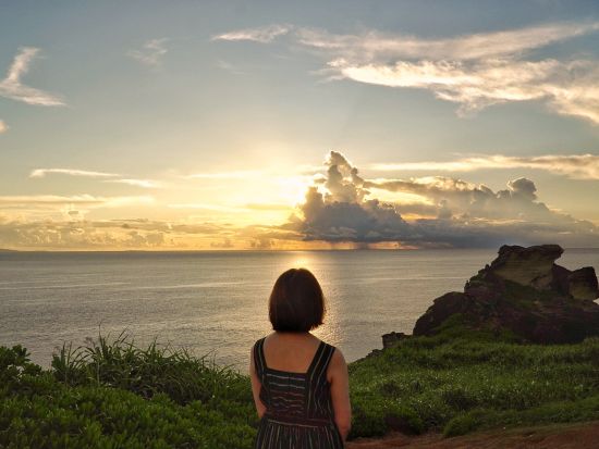 サンセットフォトツアー 海と夕日が織りなす絶景スポットへご案内！まばゆい夕景を満喫するロケーションフォトプラン＜1時間30分／ホテル・空港送迎あり／石垣島＞