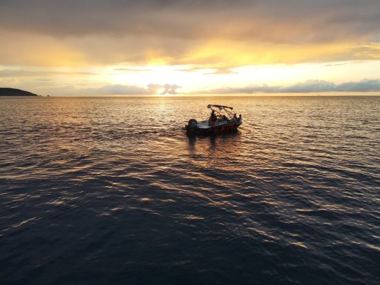 奄美大島〈お得なセットプラン〉【ボートツアー＋サンセットクルーズ】シュノーケリング付き！船でしか行けない秘境コウトリ浜へ by 奄美シーランド