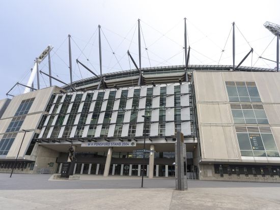 MCGスポーツ観戦＆施設見学ツアー　現地ガイドと一緒にオージールールズフットボールまたはクリケットを観戦！＜軽食付／英語ガイド／メルボルン発＞