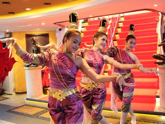 チャオプラヤ号ディナークルーズ　ロマンティックな夜景とディナーを満喫！ ＜アジアティーク発着＞