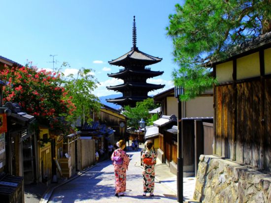 名古屋発 京都日帰りバスツアー 千本鳥居・嵐山・清水寺めぐり＆神戸牛または豚しゃぶしゃぶランチ付＜英語ガイド＞