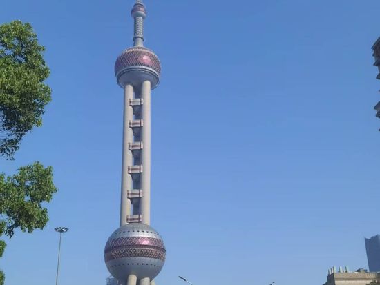 东方明珠塔（白天）