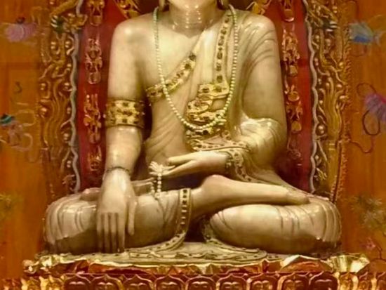 上海玉佛禅寺 玉佛坐像