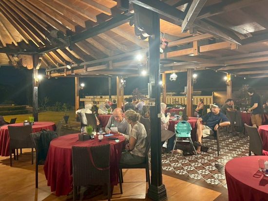 Dinner prambanan5
