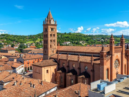 ミラノ発 日帰りワインツアー ランゲ＆ピエモンテの最高峰ワインを堪能！バローロ含む6種試飲　世界遺産ランゲ地方の絶景も満喫＜混載／英語ドライバー＞