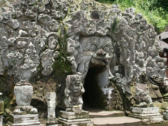 28_Goa gajah 