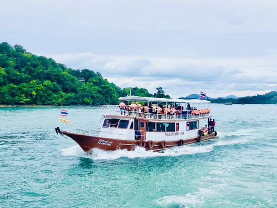 ゆったりボートで巡るパンガー湾シーカヌーアドベンチャー｜絶景ジェームスボンド島・鍾乳洞・ラグーン探検＜日本語ガイド／船上ランチブッフェ／空港お送りオプションあり
