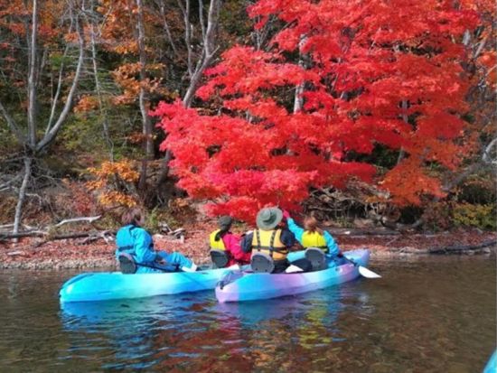 eバイクサイクリング＆カヤック体験ツアー　世界最大級カルデラ・屈斜路湖をめぐるコース　伴走車付で安心！＜昼食付／4～10月／約6時間／網走市＞byコネクトリップ