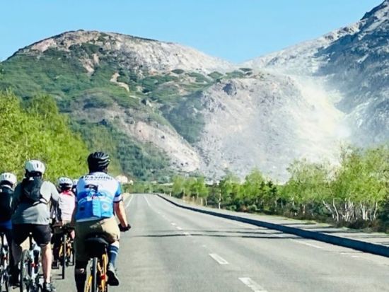 eバイクサイクリング＆カヤック体験ツアー　世界最大級カルデラ・屈斜路湖をめぐるコース　伴走車付で安心！＜昼食付／4～10月／約6時間／網走市＞byコネクトリップ