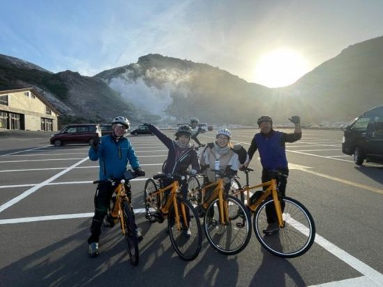 eバイクサイクリング＆カヤック体験ツアー　世界最大級カルデラ・屈斜路湖をめぐるコース　伴走車付で安心！＜昼食付／4～10月／約6時間／網走市＞byコネクトリップ