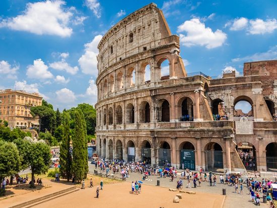 Italy_Rome_Colosseum_shutterstock_386673757