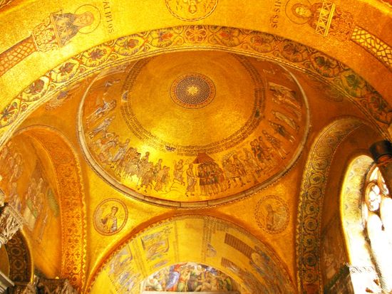 St. Mark's_pixta_4011116_M