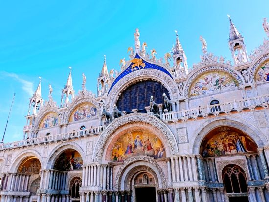 ベネチア二大傑作ツアー ドゥカーレ宮殿＆サンマルコ寺院 優先入場で楽しむ少人数制ツアー＜英語／2.5時間＞＊お申し込みと同時に即予約確定