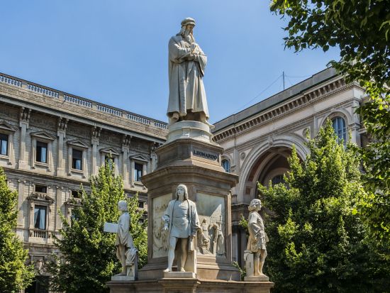 ミラノ スカラ座 優先入場付ガイドツアー＜公認英語ガイド／1時間＞＊お申し込みと同時に即予約確定