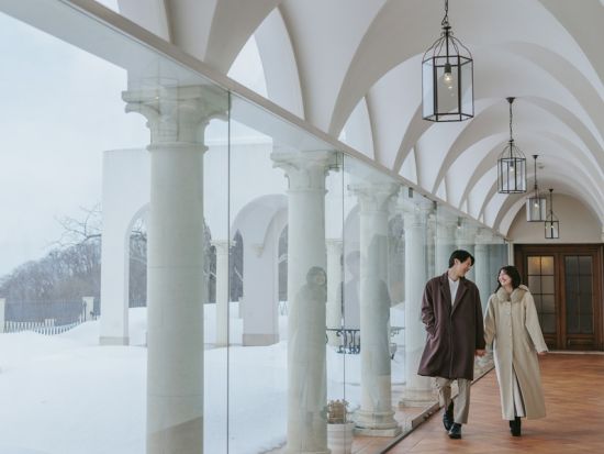 ローズガーデンクライスト教会でのプロポーズプラン　恋人の聖地にも指定され永い歴史を刻んでゆく大聖堂 厳かにはじまる聖霊と大自然の祝福を…！＜札幌＞