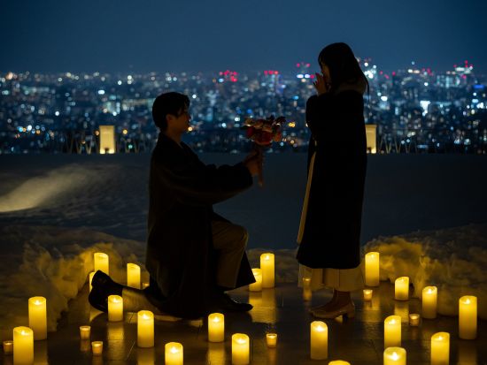 ローズガーデンクライスト教会でのプロポーズプラン　恋人の聖地にも指定され永い歴史を刻んでゆく大聖堂 厳かにはじまる聖霊と大自然の祝福を…！＜札幌＞