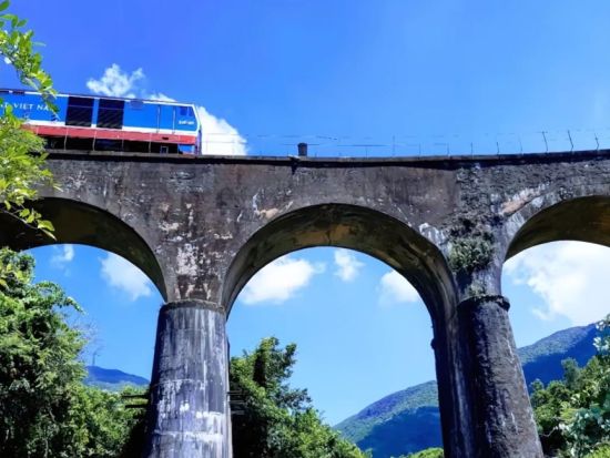 ダナン⇔フエ　片道鉄道チケット事前予約＜午前・午後選べる時間帯＞