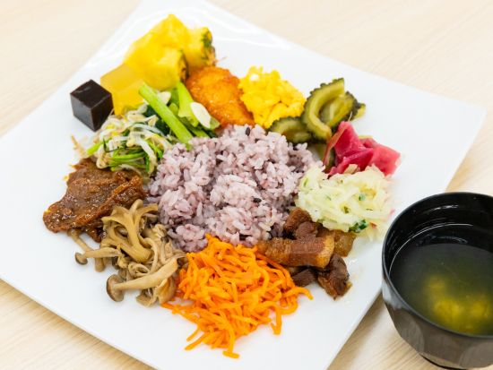 【ベストプライス】西表・由布・竹富島 日帰りツアー　マングローブ遊覧＋水牛車＋選べる竹富島での過ごし方（レンタサイクル他）＜1日／昼食付＞