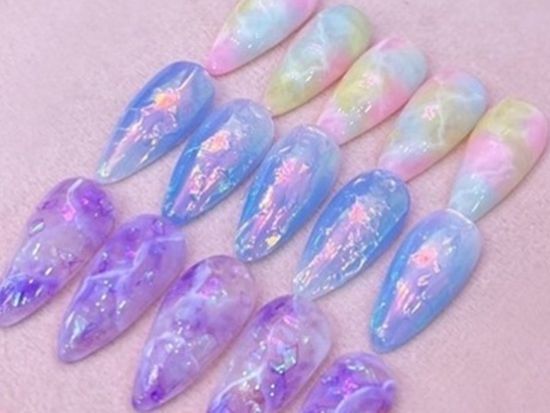 グロウルーム「GLOW ROOM Beauty & Bubble Bar」レインヒルモール内のサロンでジェルネイル＆ケア＜トンロー駅またはプロンポン駅＞