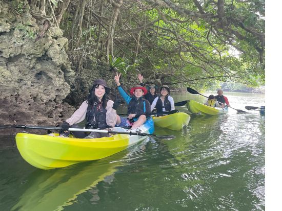 自然が作ったジャングルクルーズ！気のいい仲間と冒険しよう！嬉しい写真撮影付き＜約1時間半／石垣島＞ By 遊び庭
