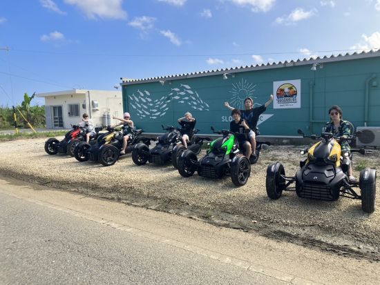 宮古島サンセットトライクツアー ヘルメット不要＆初心者歓迎♪1時間で絶景ポイントへ 宮古島の夕日を満喫！＜2人乗りOK／1時間／キャンセル無料＞