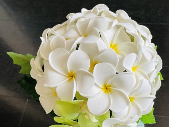 日本に持ち帰れるお花 「プルメリアブーケ＆ブートニア」