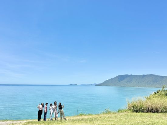 【日本人ガイド確約】ハートリーズ動物園 & 海の見える絶景スポットで写真付き！コアラと朝食付きなど選べるプラン♪＜日本語／ケアンズ発＞