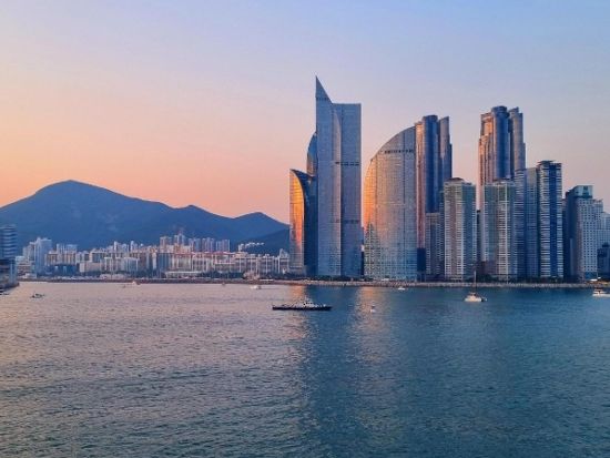 釜山人気スポットめぐり日帰りツアー　釜山タワー＋甘川文化村＋青沙浦ダリッドル展望台＋海辺列車＋海雲台ビーチなど写真映えスポットを満喫！＜1日／日本語ガイド＞