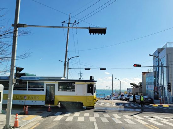釜山人気スポットめぐり日帰りツアー　釜山タワー＋甘川文化村＋青沙浦ダリッドル展望台＋海辺列車＋海雲台ビーチなど写真映えスポットを満喫！＜1日／日本語ガイド＞