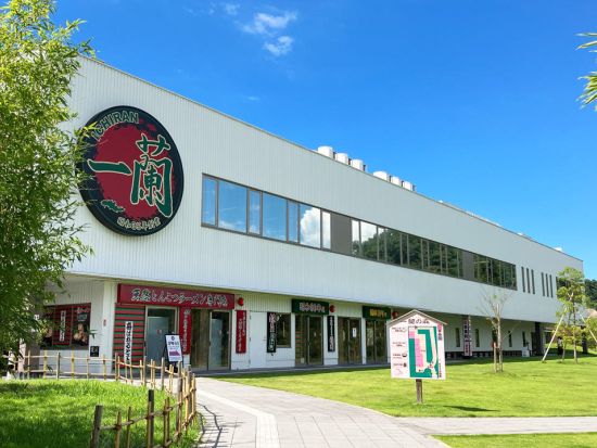 【中国語ガイドツアー】博多発 糸島＆一蘭の森 満喫ツアー〈一蘭とんこつカップ麺1個付き／桜井二見ヶ浦 夫婦岩＋雷山千如寺 大悲王院拝観〉