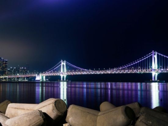 釜山の夜景を満喫！ナイトツアー　広安里ビーチ＋マリンシティ＋The Bay101で美食と光の絶景満喫＜日本語ガイド／ケミチプのナッコプセ夕食付き／送迎あり＞