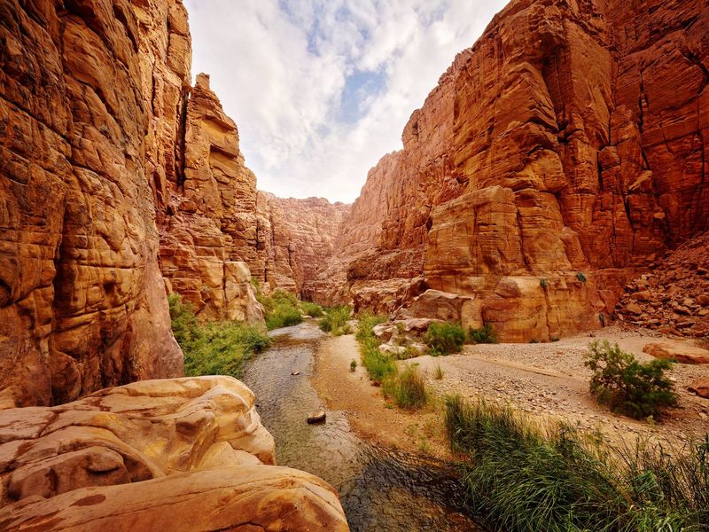 Jordan_WADI MUJIB_shutterstock_2086505251