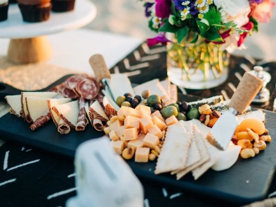 ビーチピクニック体験　海辺のおしゃれ空間で楽しむ非日常のリゾートタイム＜飲食物持ち込み可／2時間または4時間＞