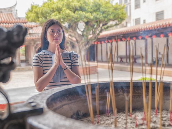 【到着日／帰国日におすすめ】台北半日チャーター観光　大人気朝食グルメ店「阜杭豆漿」＋龍山寺＋華山1914文創園区 ＜約6時間／貸切／中国語ドライバー＞