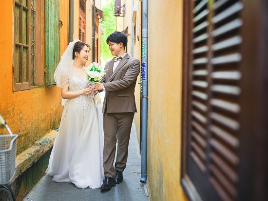 ホイアン ウェディングフォト　ホイアン旧市街またはミーケビーチのサンライズ　ムービー撮影やグループ向けプランあり＜日本語アシスタント＞