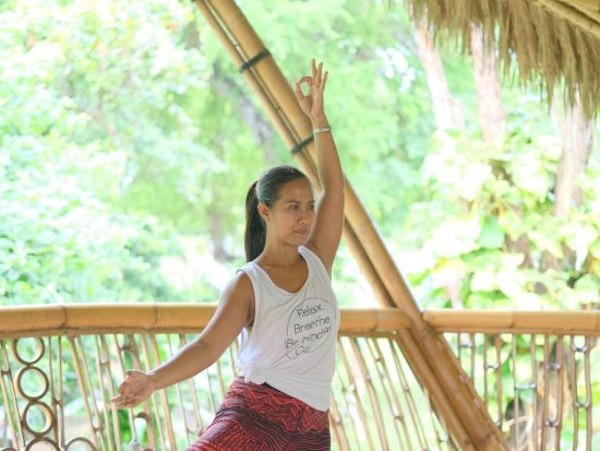 【人気ヨガスタジオで朝 YOGA+沐浴体験】心と体をデトックス！最高のリフレッシュを叶える、ワンランク上の旅 «貸切/日本語ガイド/ホテル送迎/アレンジ自由»