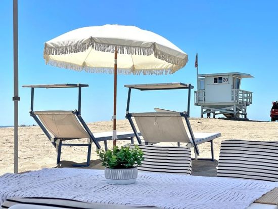 ビーチラウンジ体験　グループ利用にも最適！仲間や家族で楽しむ快適ビーチステイ＜飲食物持ち込み可／2時間または4時間＞