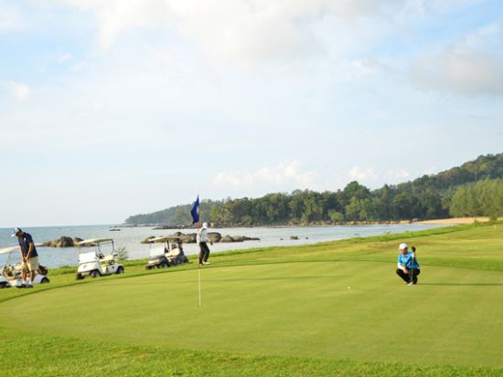 【カオラック発】タブラム・ネイビー・ゴルフコース送迎付きゴルフツアー  ＜空港送迎オプション可／キャディーフィー・カート代込＞