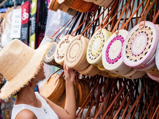 自然に囲まれた絶景ピタマハリゾートでランチ&プール＋ウブド自由散策＜スパ付きプランあり／日本語ガイド／ホテル送迎／シャトル乗り放題＞